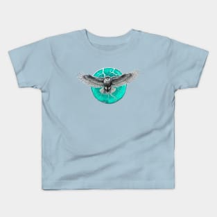 Snowy Owl Flying Kids T-Shirt